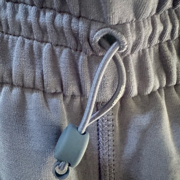 Lululemon Softstreme High-Rise Straight-Leg
Cropped Pant Size 4 - Picture 11 of 13